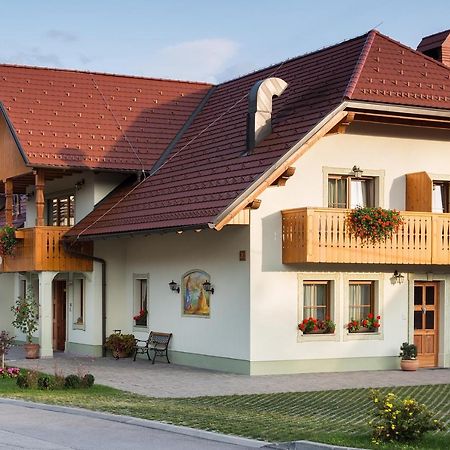 Penzion Kaps Bled Exteriör bild