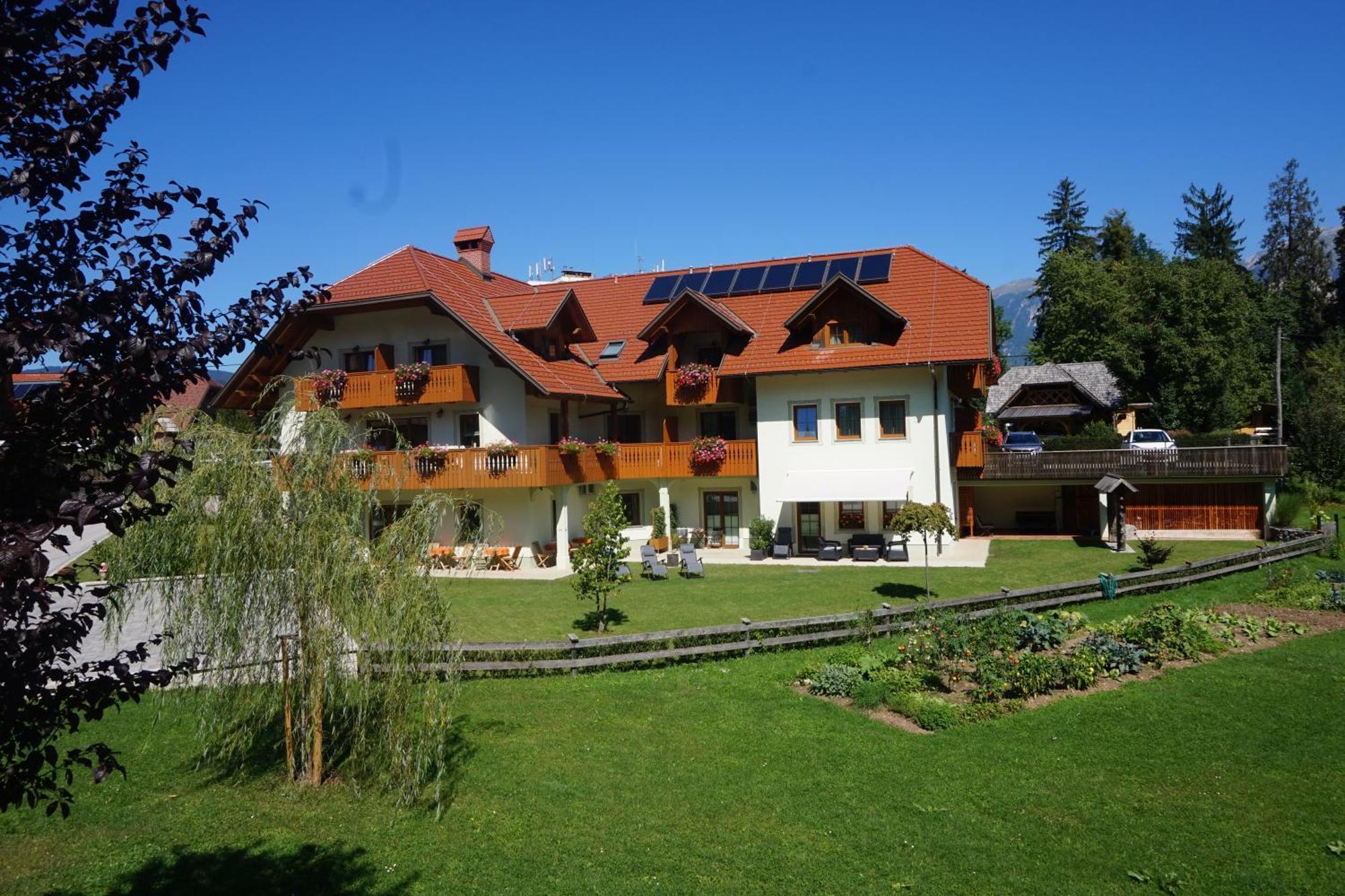 Penzion Kaps Bled Exteriör bild